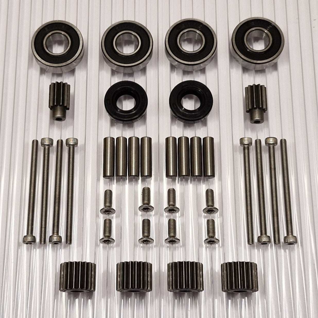 Reparatieset voor Husqvarna Automower 320 420 430X 440 450X 520 550 wielmotor en 4x planetaire tandwielen.